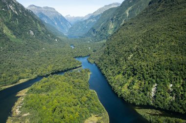 Nehirler Milford ses, Yeni Zelanda
