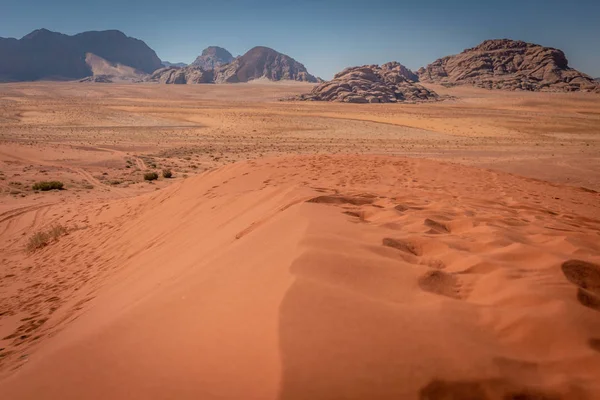 Rotsen in Wadi Rum woestijn, Jordanië, Midden-Oosten — Stockfoto