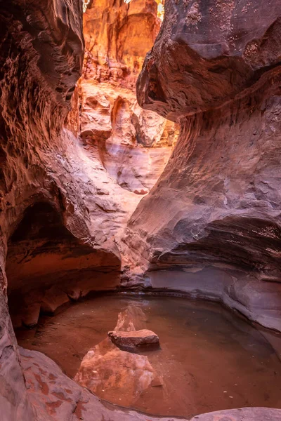 Khazali siq en el desierto de Wadi Rum en Jordania — Foto de Stock