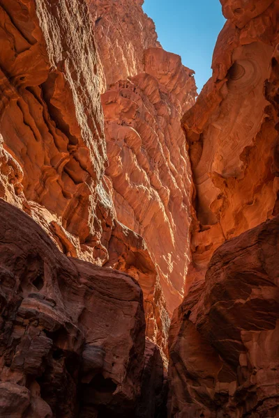 Kanzali siq en el desierto de Wadi Rum en Jordania — Foto de Stock