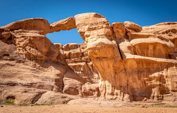 Um Fruth Rock Bridge à Wadi Rum, Jordanie — Photo