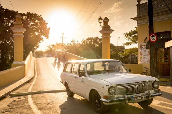 Vintage Car en Sancti Spiritus, Cuba, América Latina —  Fotos de Stock