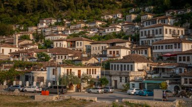 Binlerce Pencere Kenti, Berat, Arnavutluk