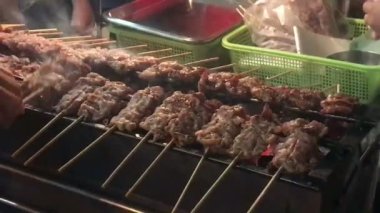 Barbekü domuz streetfood Bangkok, Tayland.