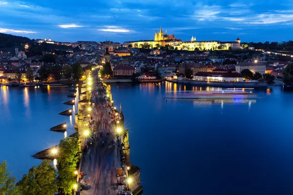 Károly hídtól, a night, Prága, Csehország, Európa — Stock Fotó