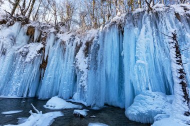 Plitvice gölleri, Hırvatistan, donmuş şelale