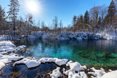 Plitvice Gölleri Milli Parkı kış aylarında güzel görünümü