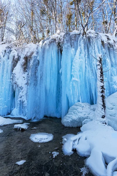 Plitvice gölleri, Hırvatistan, donmuş şelale