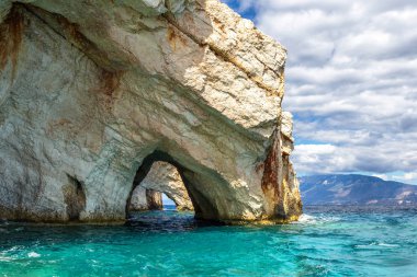 Zakynthos Adası Yunanistan'mavi mağaralar