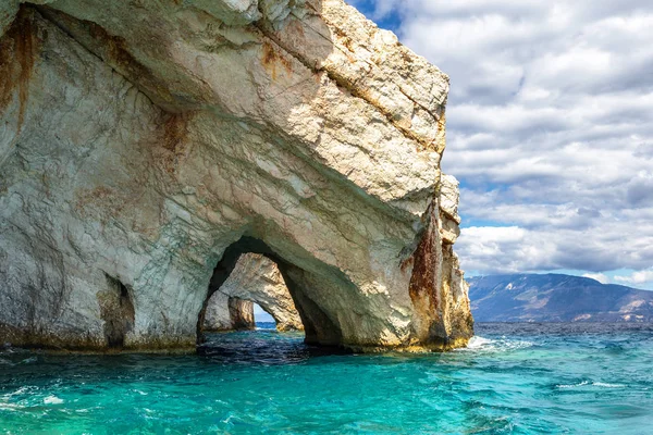 Zakynthos Adası Yunanistan'mavi mağaralar