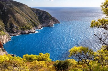 Ionian sea kristal mavi su ile