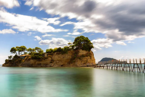 Cestování a dovolená koncept - Zakynthos, závěsný most na c — Stock fotografie