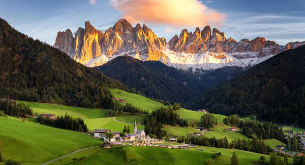 Słynny, najlepiej alpejska miejsce świata, Santa Maddalena (St Magda Zdjęcia Stockowe bez tantiem