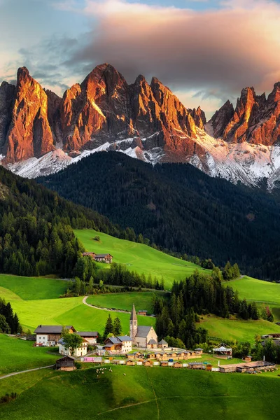 Słynny, najlepiej alpejska miejsce świata, Santa Maddalena (St Magda Obrazek Stockowy