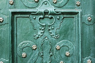 güzel demir parçaları kapılarda
