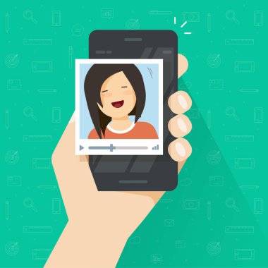 Smartphone cep telefonu ile video seslenmek vektör, düz çizgi film kız cep telefon ve video iletişim teknolojisi, cep telefonu ve video oynatıcı ile arama