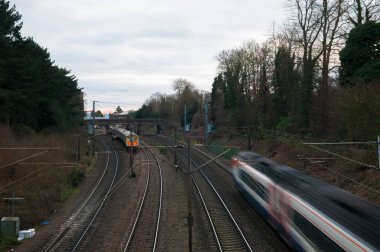 bir demiryolu parça trenler