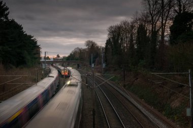 bir demiryolu parça trenler