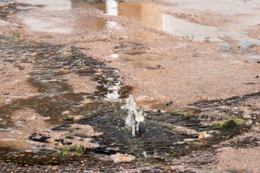 yol için su zararlardan patlama sızıntı nargile