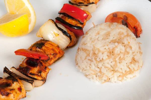 Plat de viande grillée de chiche kebab à l'oignon — Photo