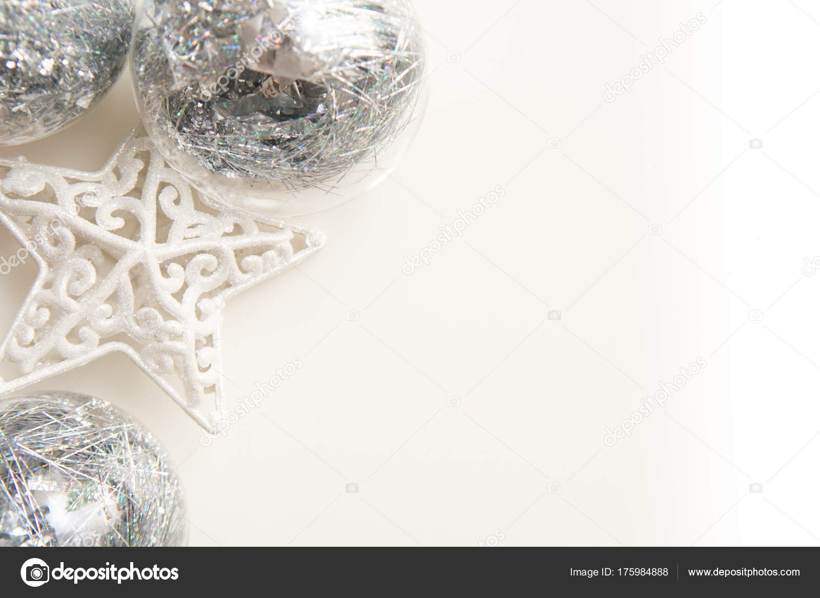 Sfondi Natalizi Bianchi.White Christmas Background With Bauble And Star Christmas Decora Stock Photo C Tommoh21 175984888