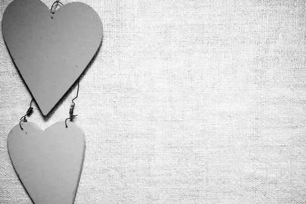 Fekete-fehér vintage stílusú szerelmes szívek a textúrázott háttérre — Stock Fotó