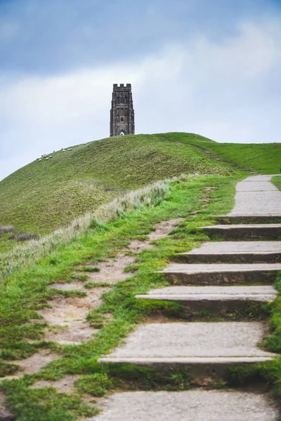 Glastonbury Tor en Somerst Reino Unido Sitio histórico y punto de referencia en es — Foto de Stock