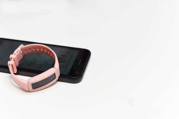 Wearable tech sports tracker to record data and improve health a