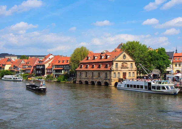 Casas históricas de Bamberg en el río Regnitz. Baviera, Alemania — Foto de Stock