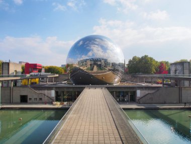 Bir jeot IMAX Sinema Tiyatro park La Villette. 13 Ekim 2015 yılında Paris, Fransa