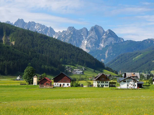 Bavyera Alpleri'nde güzel dağ manzarası