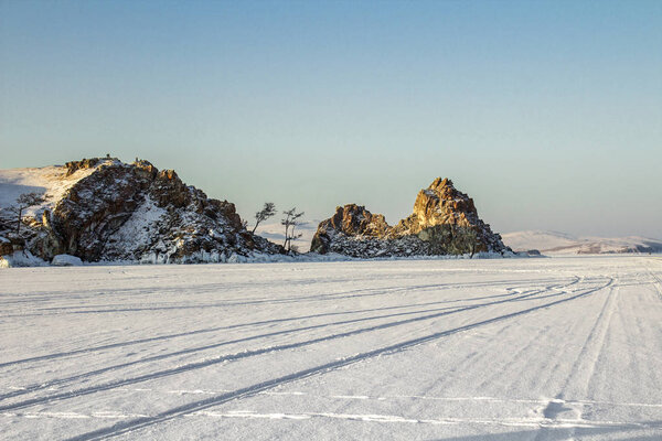 Ice Road through Baikal lake, sunrise, Siberia, Russia. — Stock Image Ice Road through Baikal lake, sunrise, Siberia, Russia. — Stock Photo, Image