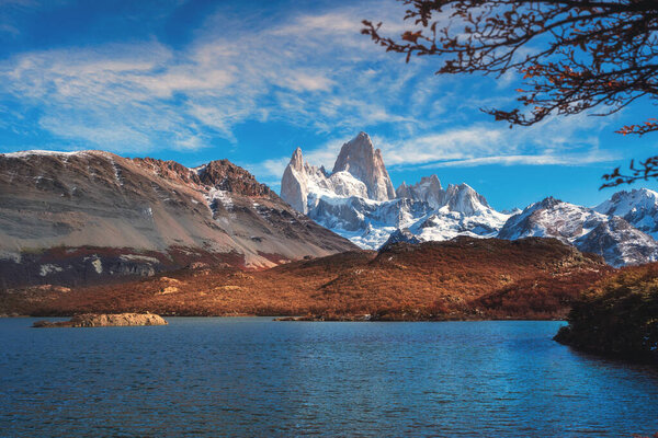 Fitz Roy mount in Los Glaciares National Park, Santa Cruz Province, Patagonia, Argentina. — Stock Image Fitz Roy mount in Los Glaciares National Park, Santa Cruz Province, Patagonia, Argentina. — Stock Photo, Image