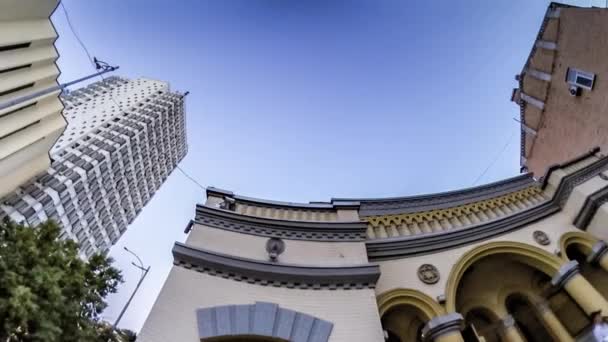 Rabbit Hole bolygó 360 fokos Kijev látnivalóit turizmus utca-és városrészlet — Stock videók