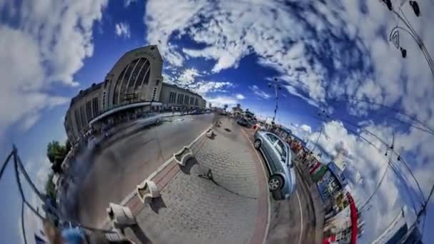 Lilla Tiny Planet 360 graders Kiev sevärdheter Opera dagtid Independence Square belysta synagogan i kväll Railway Station katedralen turism i Ukraina — Stockvideo