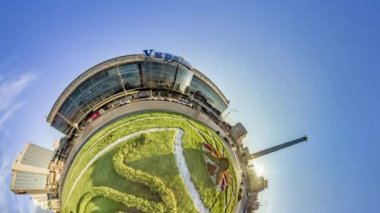 Little Tiny Planet 360 Derece Zafer Meydanı Anıt Dikilitaş Onuruna Hero-City Kiev Kütüphane Günü Çimler Sunny Day Trafik İnsanlar Tur Ukrayna