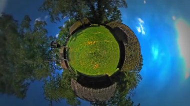 Küçük küçük gezegen 360 derece eski köy kulübeler kırsal Opole peyzaj turizm güneşli gün kulübe Cottages tur binalarda Opole turizm için keşfetmek