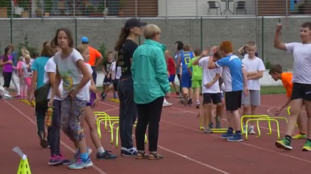 Processus de formation des élèves des premières classes — Video