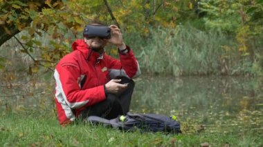 Dostum vr gözlük kullanma Smartphone Tıklanma izlerken Video 360 derece aygıt kaldırır kulaklığı tekrar sanal oyunlar Park su koydum