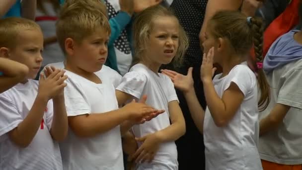 Children Welcome Participants of Sports Festival — Stock Video