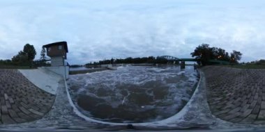 360vr Video Barajı su akar Gözlem Kulesi turist Opole Şehir Köprüsü mavi saat akşam doğa turizmi Polonya sırasında çekim oder Nehri