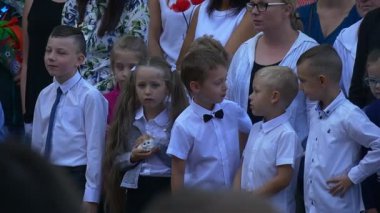 Opole, Polonya - 01. Sezon 2016: Bir Bilgi Günü Davası İçin Kamu Hareketi sırasında İki Numaralı Okul Bölgesindeki Çocuklar