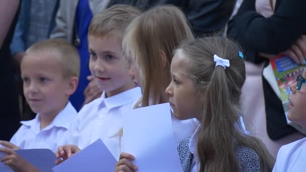 Opole Πολωνία Σεπ 2016 Παιδιά Έδαφος Σχολείου Νο2 Κατά Διάρκεια — Αρχείο Βίντεο