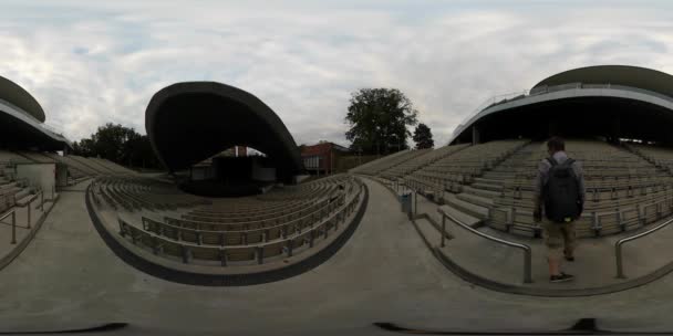 360Vr Video 360 Degrees Tourist Empty Theatre Millennium Amphitheatre Opole — Vídeo de Stock
