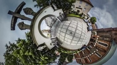 Küçük küçük gezegen 360 derece katedral Courtyard Opole insanlar insanlık sanat Meydanı kulları Religiuos bina gezi Tarih boyunca yürüyüş
