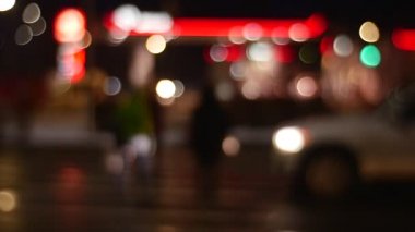 Karlı sokak bulanık ışıkları meşgul program gece Cityscape akşam tarafından acele yürüyen yaya yaya geçidi insan siluetleri misfocused görüntü
