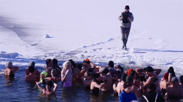 Opole Polonia Jan 2017 Una Gran Multitud Personas Llegado Lago — Vídeos de Stock