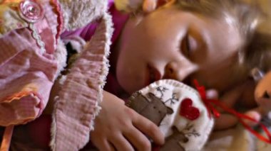 Yatmadan rutinleri çocuk uyku Hugs yumuşak oyuncak tavşan ayı hissettim geyikler kalp çocuk oldu evde ailelerin akşam keyfini izle uyuyan kızı için içinde oynuyor