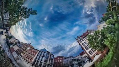 Gezegen 360 derece etkileyici görünüm Old City gezegen güneşli gün Opole Venedik sembol mimari mirası başyapıtları uçar zaman tavşan deliği