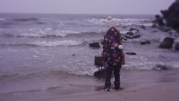 Girl Playing Sea Coast Cold Weather — Stockvideo